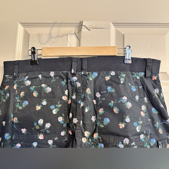 LEE Blue Floral Skort - Picture 7 of 12